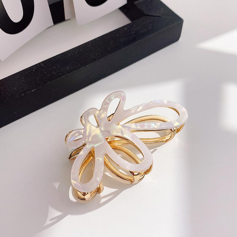 Elegant Butterfly Design Hair Claw For Women In Various Stylish Colors And Sizes