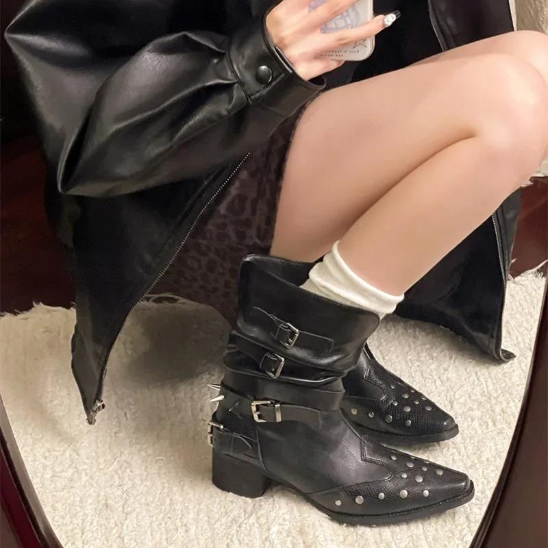 Fashion Western Style Short Boots Fashionable Pointed Toe Flat Mouth Design Slimming Rivet Knight Boots Women's Fashion Long Boots