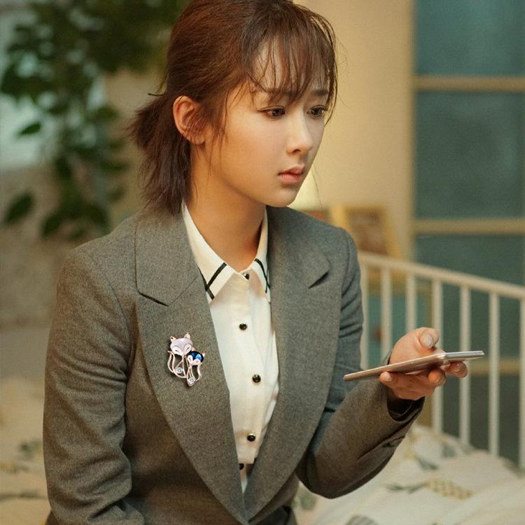 Korean Style Sparkling Cat's Eye Stone Fox Brooch - Women's Trendy Versatile Pin Accessory