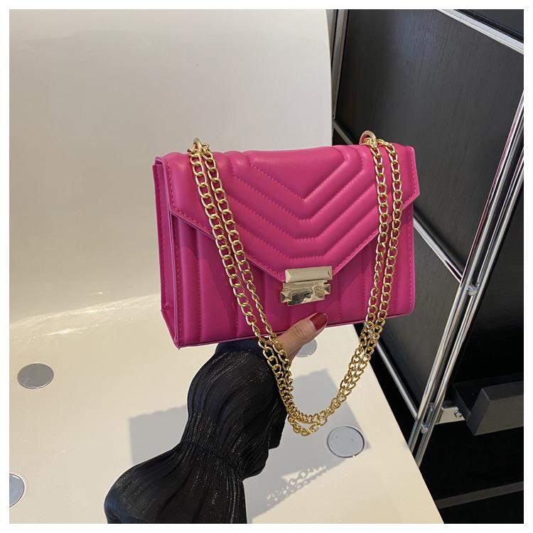 

Вдавленность модная простая текстура 2025 новый тренд зимний досуг цепочка через плечо маленькая квадратная сумка женская роза розовый