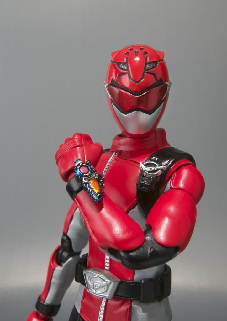 TAMASHII NATIONS Red Buster S.H.Figuarts