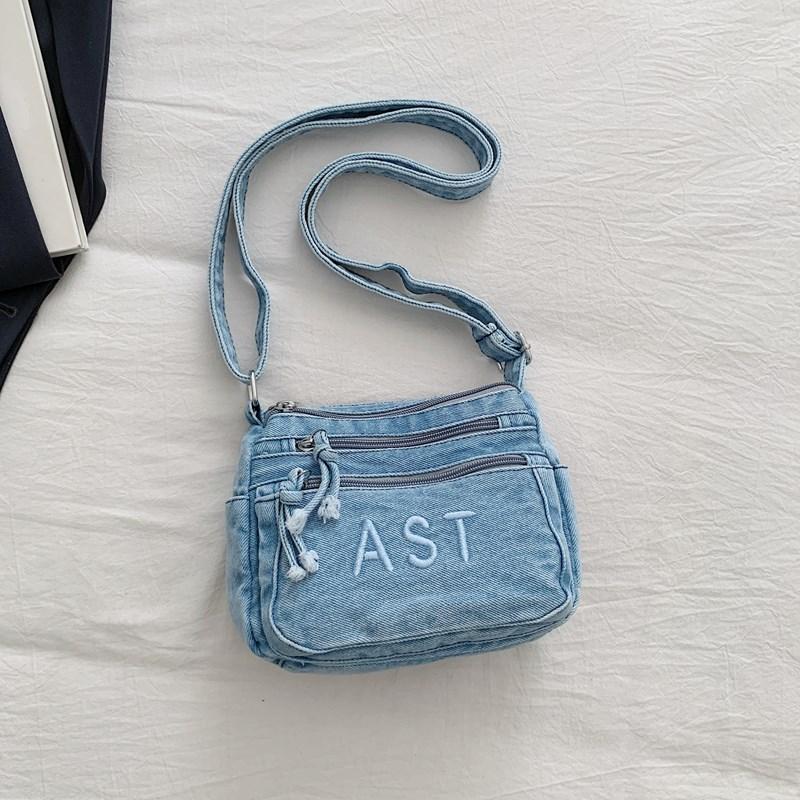 Dżinsowa torba z haftowanym napisem, wielokieszeniowa torba crossbody
