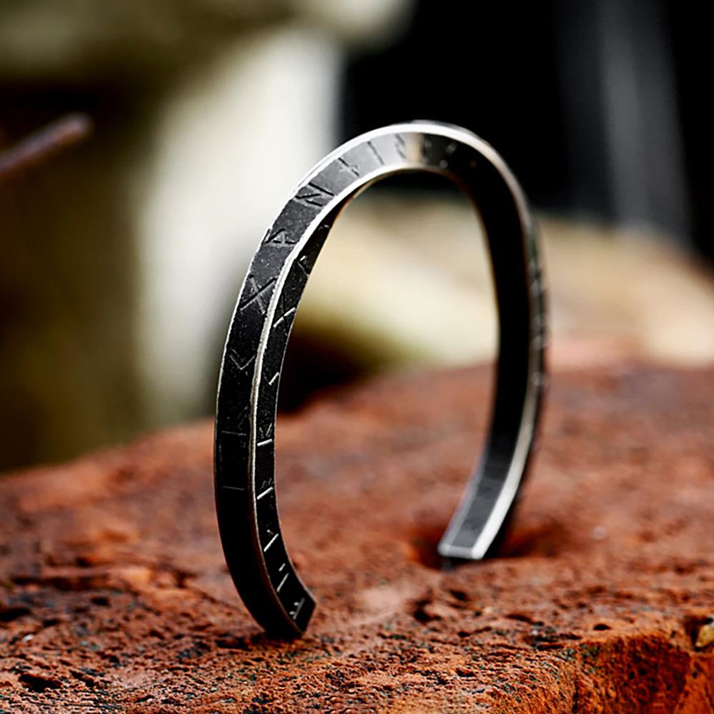 Unique New Mens Nordic Viking Twist Cuff Bangles Stainless Steel Fashion Viking Letter Bracelet Party Jewelry Gifts Adjustable