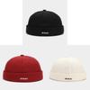 Herren Sommer Kappe ohne Schirm mit Buchstabenstickerei Design für Streetwear und Sonnenschutz