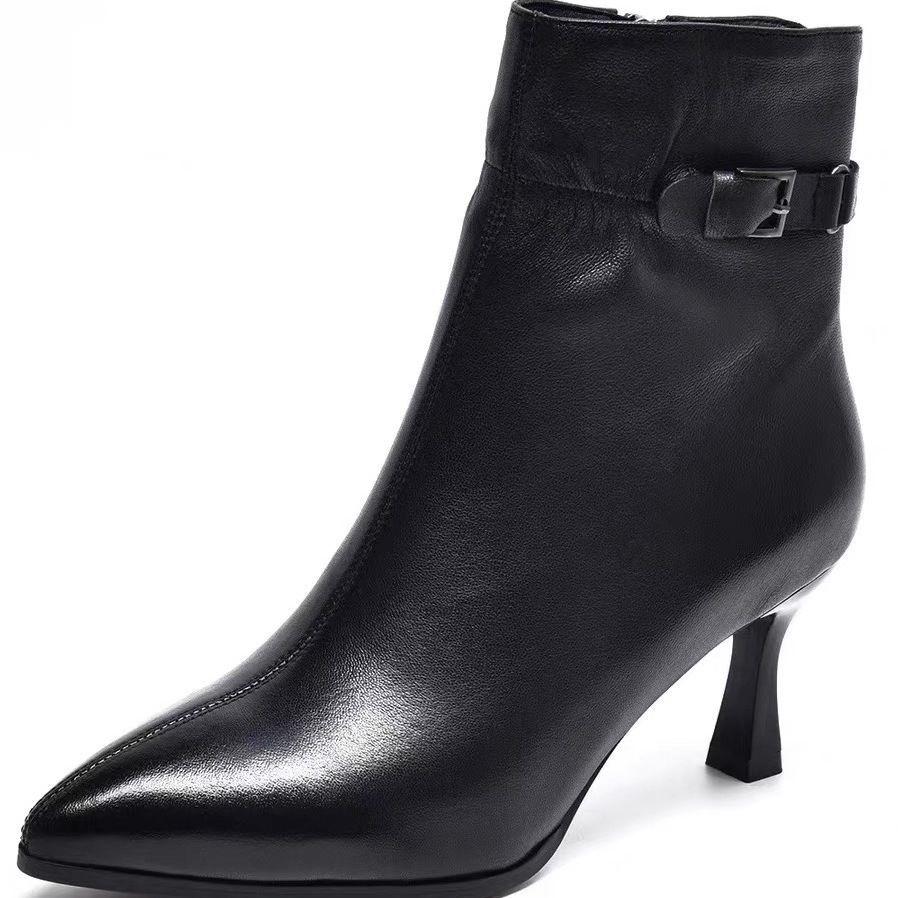 Szykowne czarne skórzane botki: Szpiczaste szpilki, ocieplane polarem na wiosnę i jesień