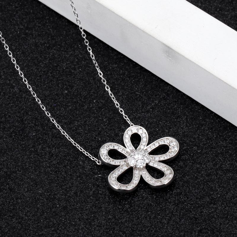 Exquisite S925 Sterling Silver Sunflower Pendant Necklace with Full Diamond, 18K White Gold-Plated Clavicle Chain