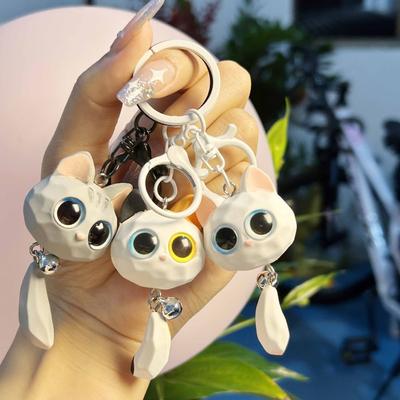 Liebevolle Kätzchen-Schlüsselanhänger Japanischer Stil Katze Harzfigur mit kleiner Glocke Schlüsselanhänger für Mädchen