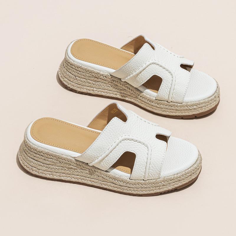 Versatile outer wear holiday style comfortable open-toed sandals new retro straw thick sole one-word fashion sandals
