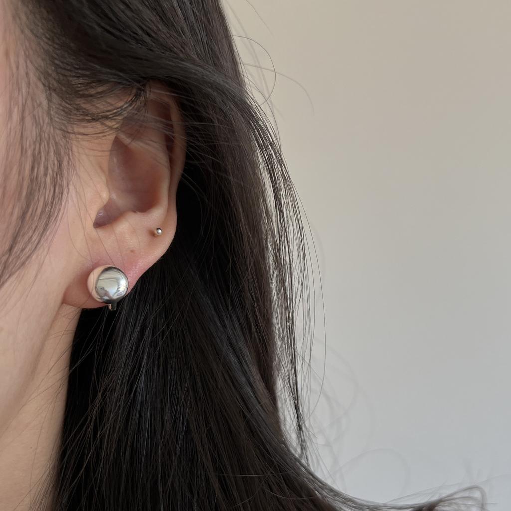 Cercei lucios din argint sterling Moda coreeană S925 Clip de ureche Ins Design cu interes special Cercei rotunzi simpli