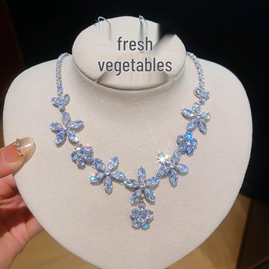 Set di Orecchini e Collana con Diamanti a Goccia: Lussuosa Collana Girocollo con Pendente Gioiello per Donna