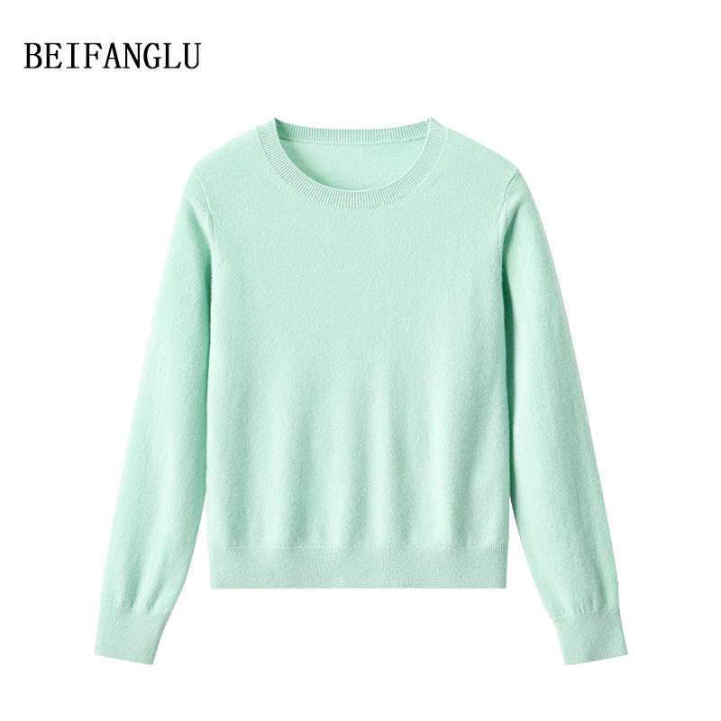 Women's Classic Northern Deer Cashmere Knitwear: Winter Round Neck