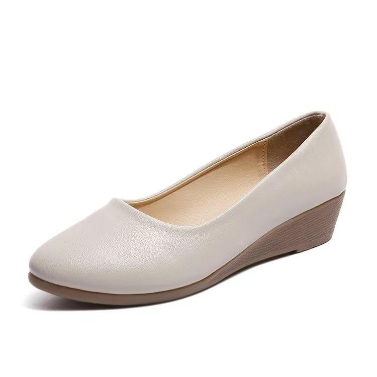 Autumn New Women's Single Shoes Wedge Heel Comfortable Pointed Doudou Shoes Middle Heel Casual