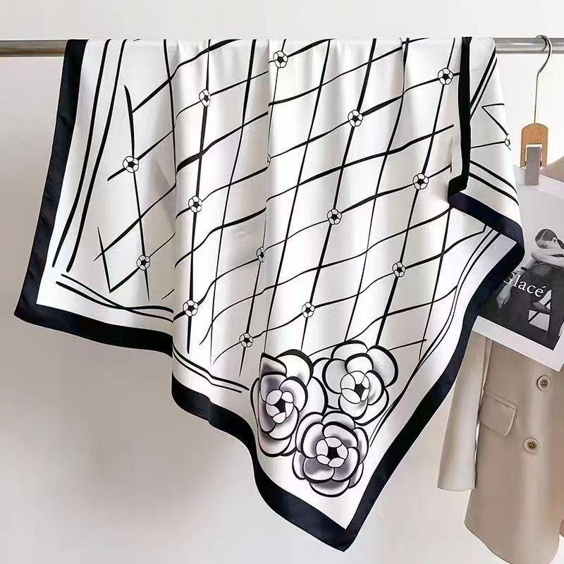 Luxury Silk Scarfs Square Scarf Korean Fashion Kerchief Popular Silk Scarves Bandanna Wraps Scarf Decoration Shawl 70*70Cm