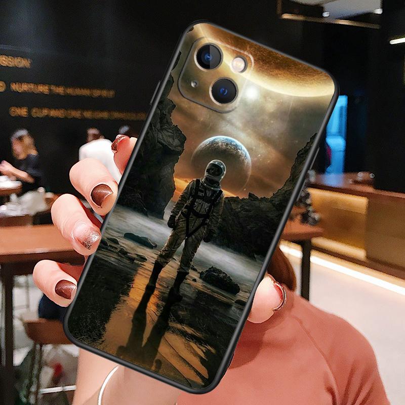 Space Moon Astronaut Phone Case For iPhone 16 Pro Max 14 13 12 11 15 Pro Max Plus 12 13 Mini XR 16e Funda Cover