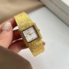Retro Quadratische Textur Kleine Goldene Uhr Damen Leichter Luxus Nische Stahlarmbanduhr High-End Arbeitsplatz Pendleruhr Quarzuhr