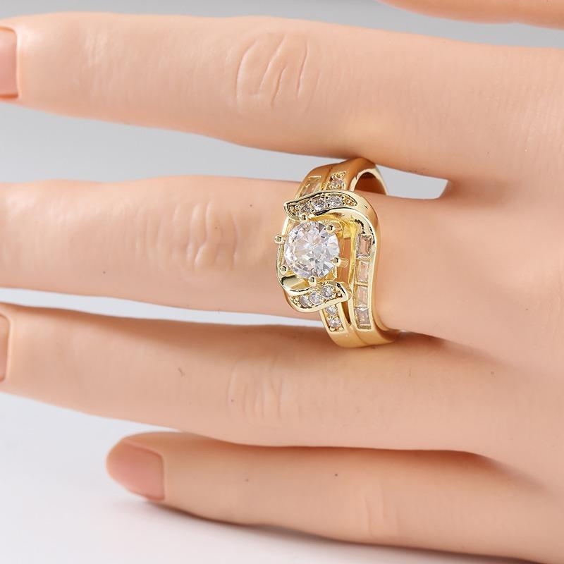 Exquisite Inlaid White CZ Women's Ring Sparkling Gold Color Hand Carving Daily Wear Party Jewelry Anniversary Gift