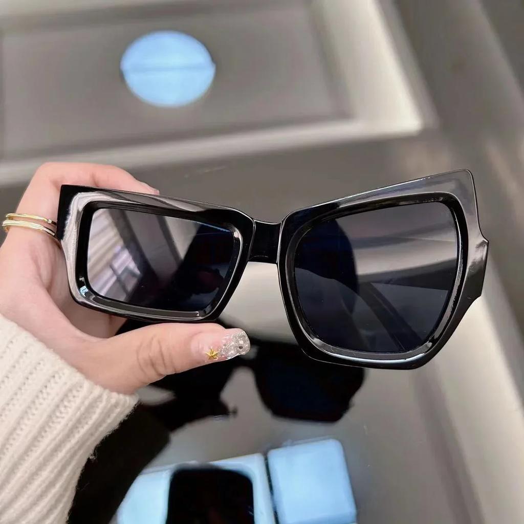 High Quality Classic Square Casual Fashion Sun Glasses Women Men Vintage Stylish Oval Shaped Minimalist Female Male
