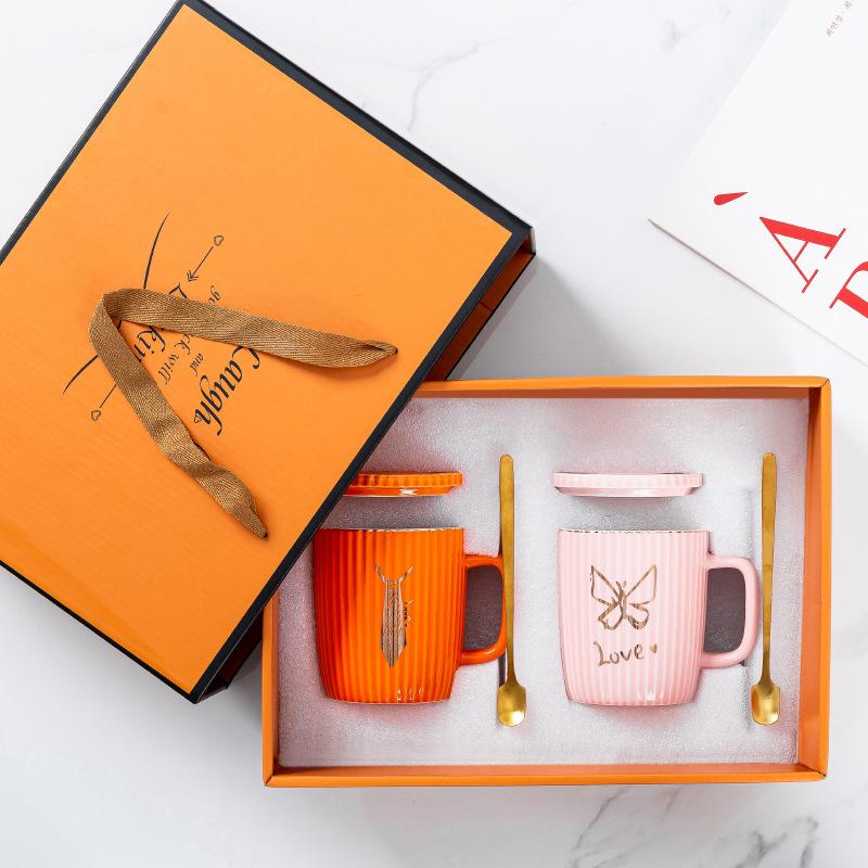 

Кружка с ложкой и крышкой Простая бытовая полосатая керамическая чашка Чашка для воды для пары Набор мужской и женской кофейной чашки 301-400ML