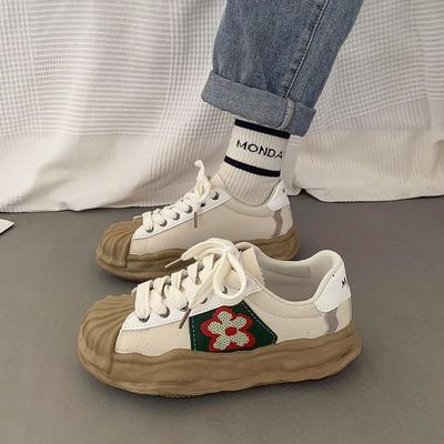 Opruimingsspeciaal dikke zool schelpneus damesschoenen zomer nieuw muffin oplossende schoenen casual platte basisplaat schoenen