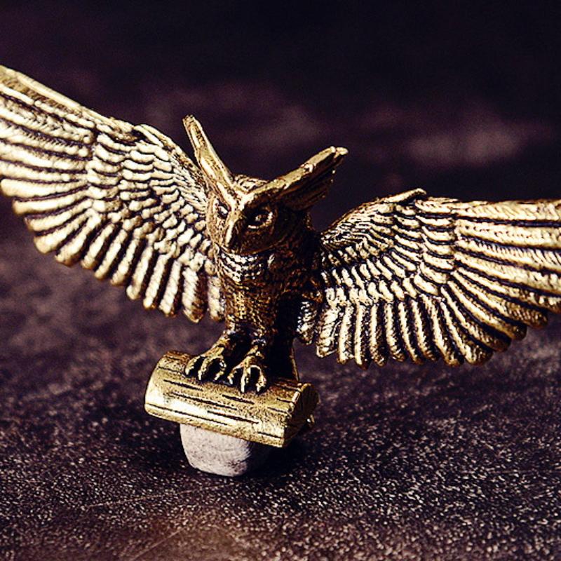 1 Pezzo Statua Animale in Ottone Vintage Statuette Civetta Volante Rame Antico Decorazione per la Casa Piccoli Ornamenti Decorazione Scrivania Ufficio Artigianato