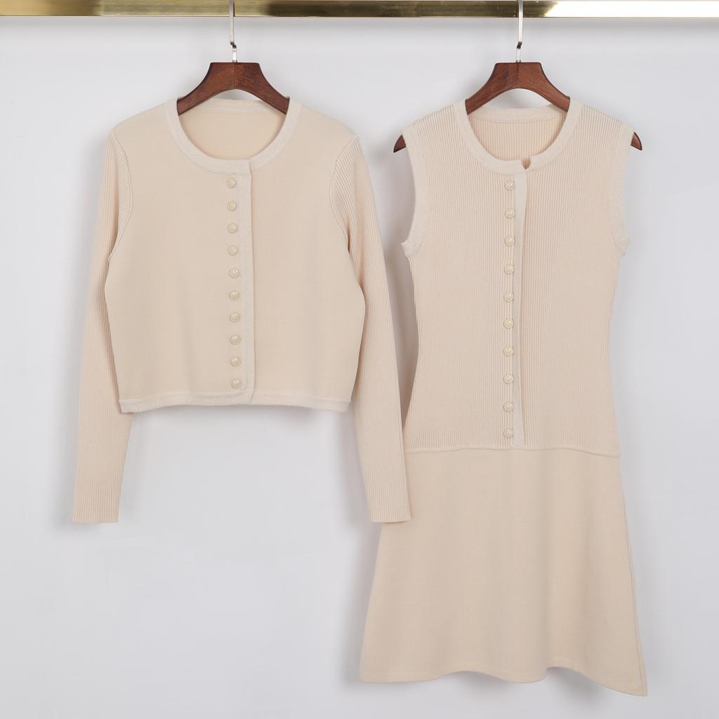 High-end quality spot spring and autumn new knitted Internet celebrity long-sleeved top jacket + dress set female 2608