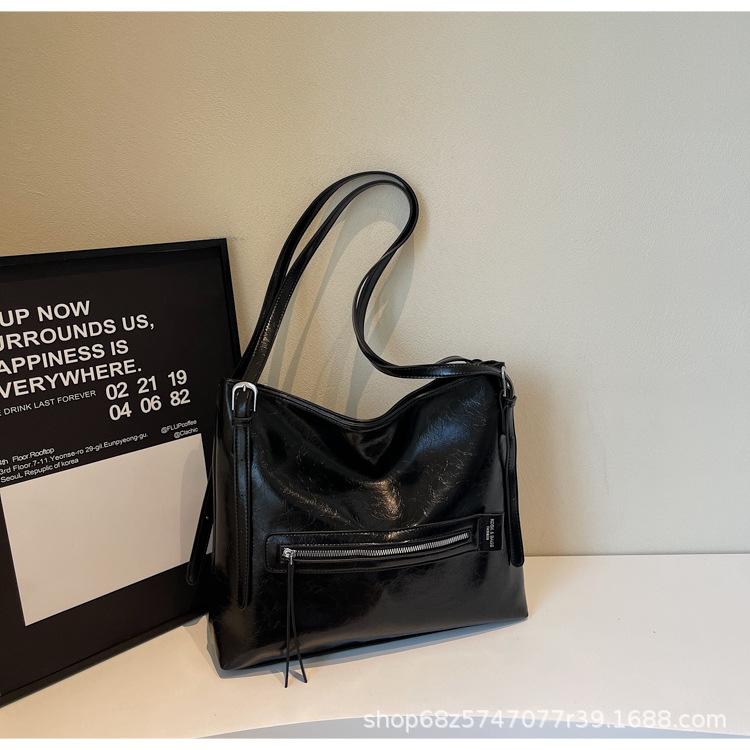 Large capacity new retro fashion versatile casual simple trend texture foreign style commuting shoulder crossbody tote bag