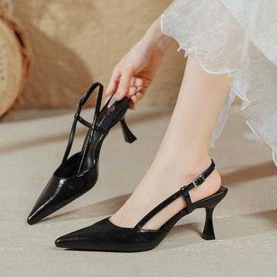 Sandales pointues bordeaux sexy pour femmes 2025 été nouvelles chaussures simples à tête de sac françaises tempérament talons hauts aiguilles