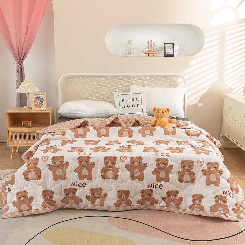 Geometric Triangle Pattern Summer Quilt-Lightweight Breathable Cotton Bedspread for Summer Yellow & Gray Design