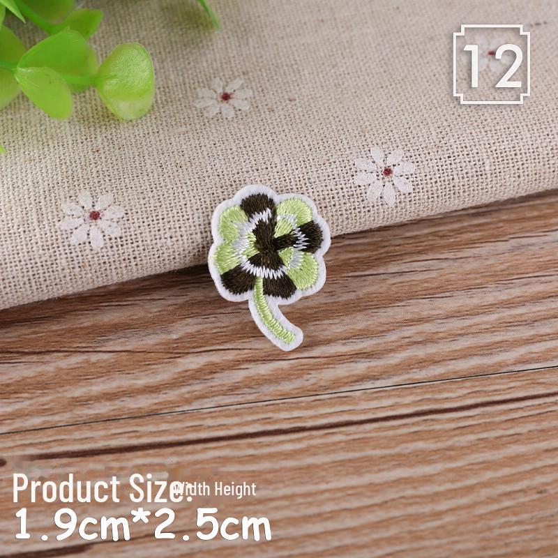 Toppa Ricamata Floreale Giapponese: Design Piccolo ed Esquisito per Decorazione/Riparazione di Abbigliamento