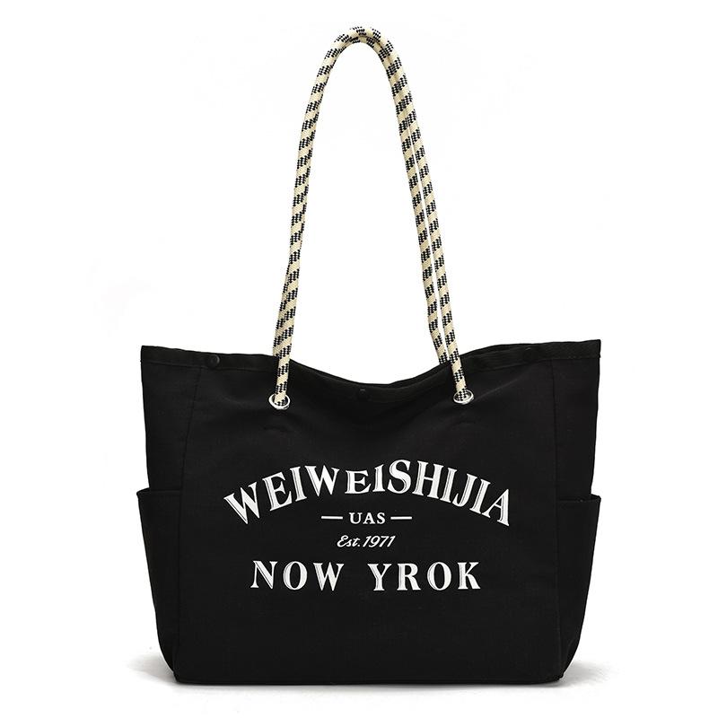 

Stylish large-capacity simple leisure niche high-end sense versatile commuter trend shoulder bag small size чорний