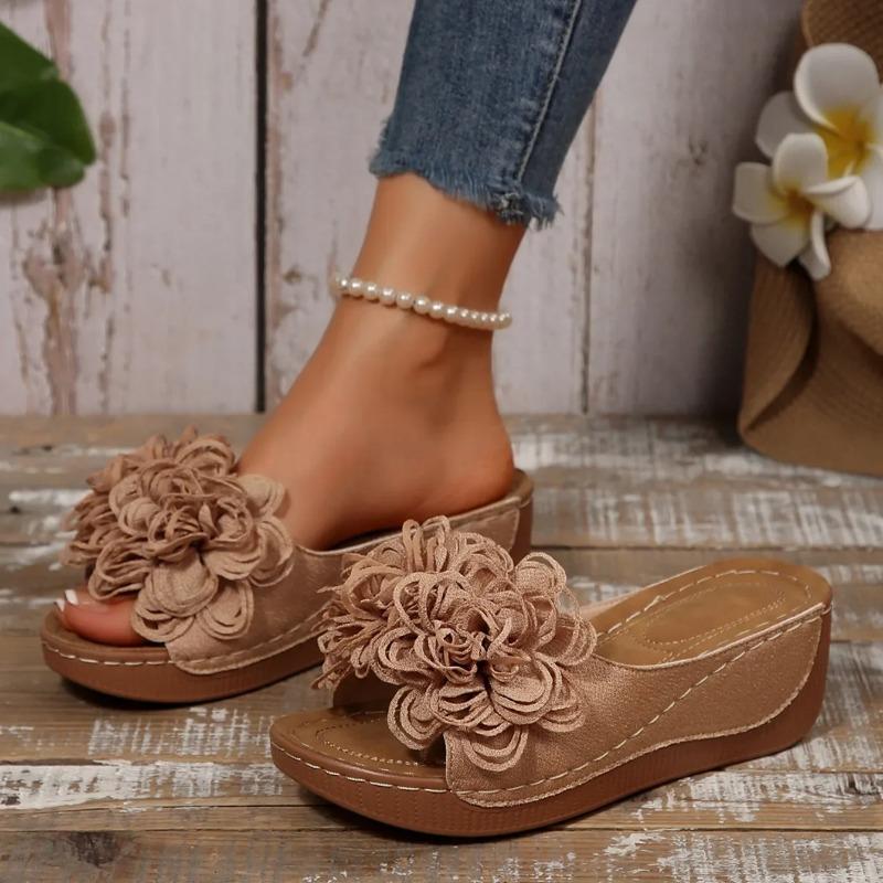 New Women Wedges Slippers Fashion Flower Slippers Women 2025 Summer Beach Platform Sandals Outdoor High Heels Shoes Slides Women