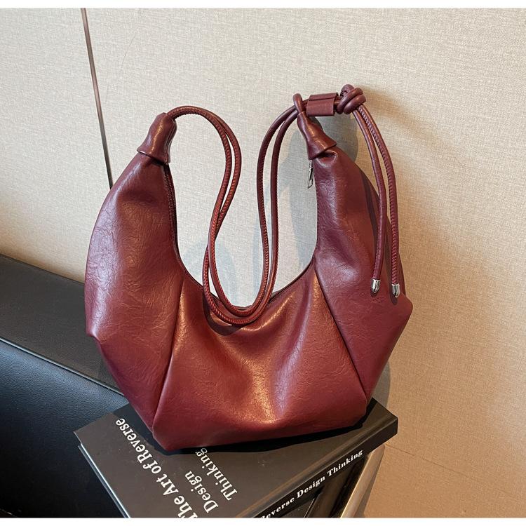 Retro light luxury dumpling bag new high-end texture versatile commuter shoulder bag Korean version large-capacity fashion messenger bag