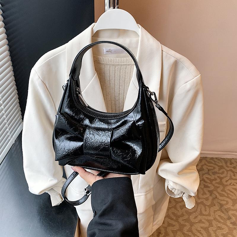 

Маленькая сумка женская летняя новая модная нишевый дизайн сумка-мессенджер портативная сумка-пельмень чёрный