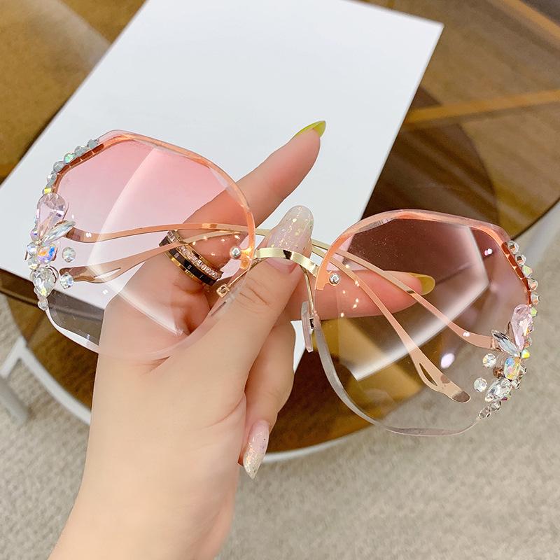 2023 Frameless Cut-Edge Fashion Sunglasses for Large Faces, Slimming Design, Celebrity Style, Diamond-Studded, Korean Trend.