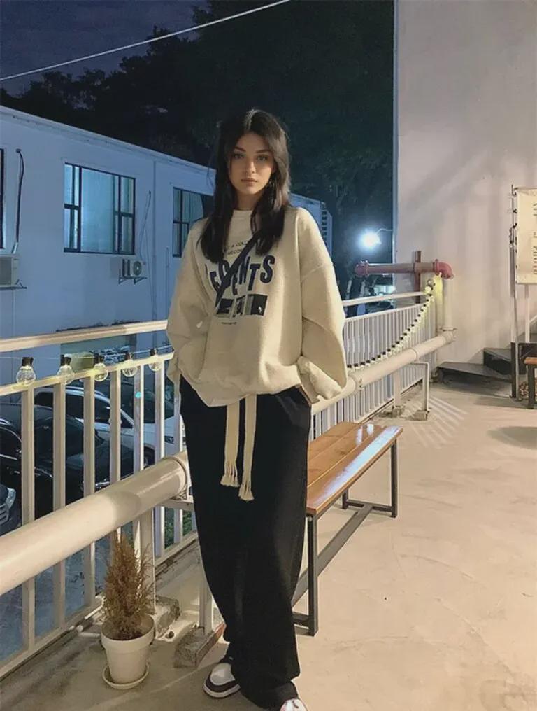 Vintage Round Neck Long Sleeve Loose Plush Sweater for Women - Fall/Winter Casual Korean Style