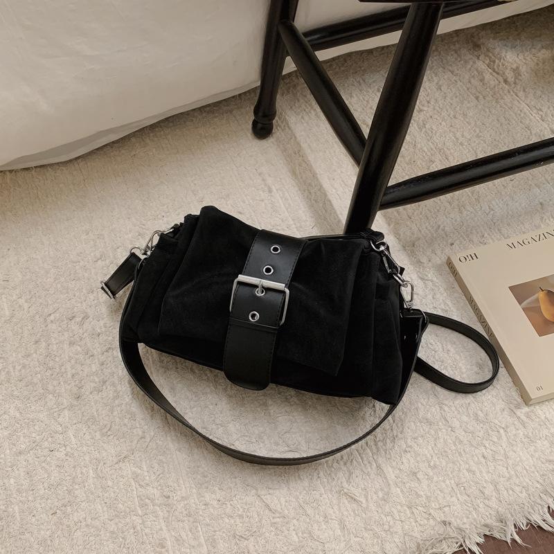 

Bag, crossbody bag, women s large capacity, lazy style, niche high-value shoulder bag, work commuter bag чорний