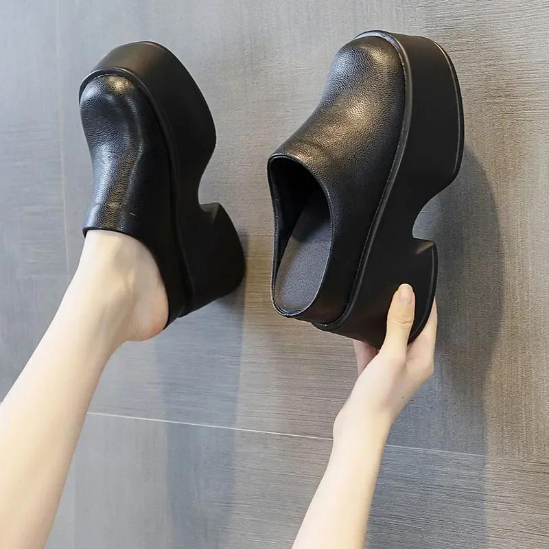 Móda 11CM Nové pantofle Přírodní hovězí pravá kůže Platforma Klínek Tenisky Lodičky Léto Ženy ŘÍM Skryté podpatky Černé vulkanizované boty