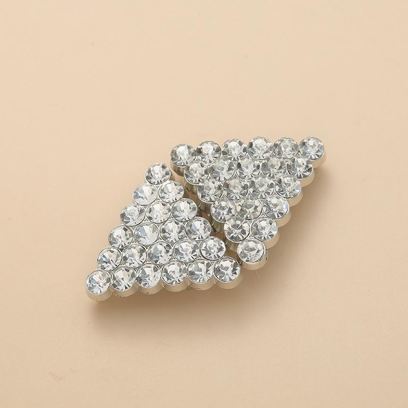 1 Pair Alloy Cardigan Collar Clips Holder Women Decor Crystal Cape Cloak Clasps Fasteners Buckle Brooch Clip