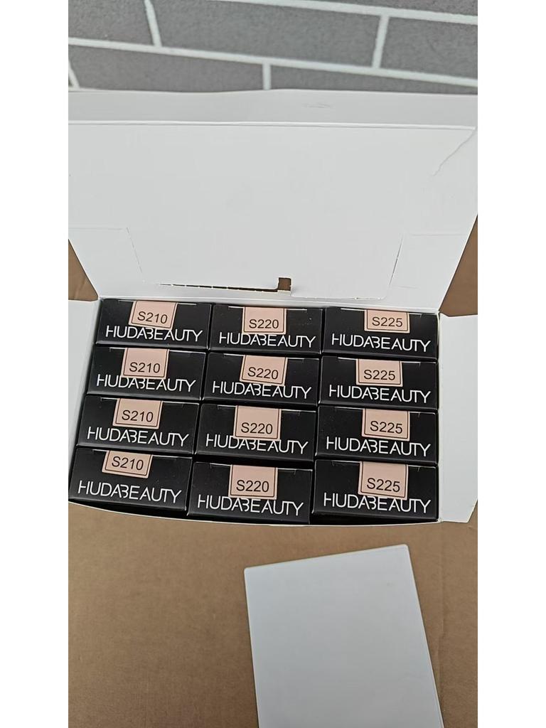 Base HUDA Beauty Stay Blur com Protetor Solar Corretivo