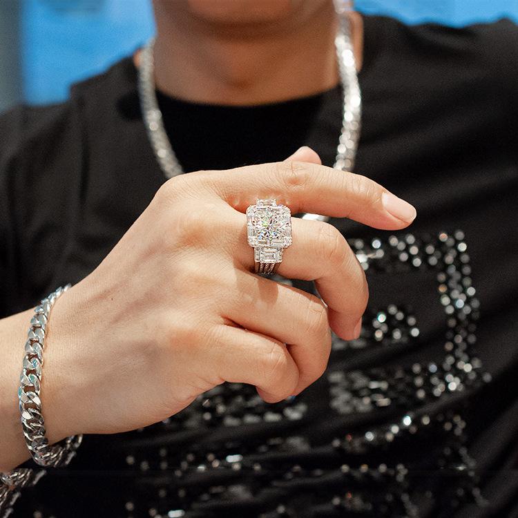 18K White Gold Diamond Ring Full of Small Diamonds and Large Carat Domineering Men's Ring