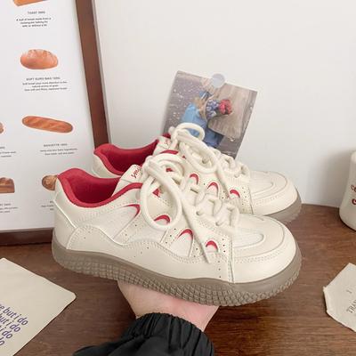 Retro lente en herfst nieuw lelijk schattig dames niche platform casual veelzijdig 2025 board schoenen melkgeel ins tide morele trainingsschoenen