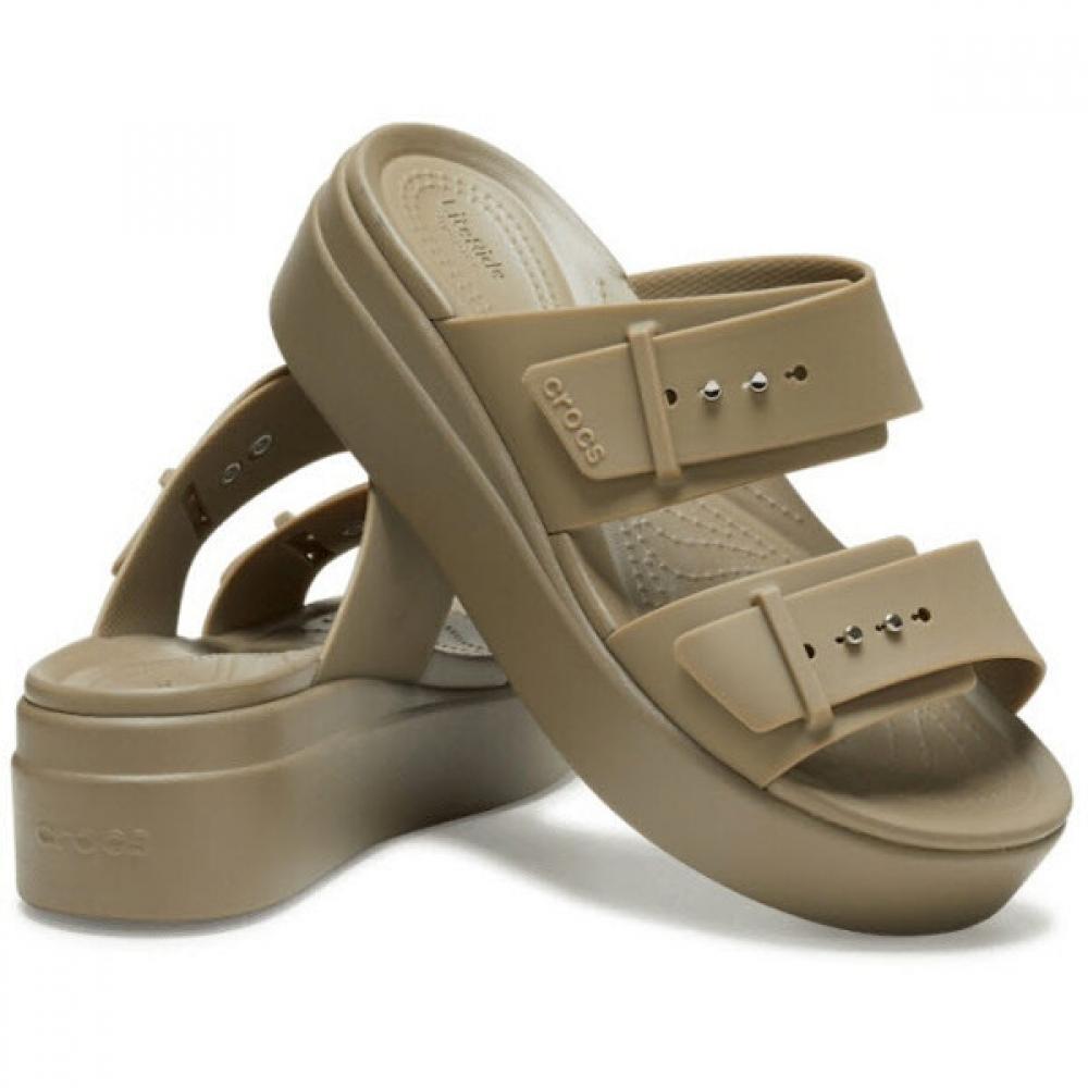 

Сандалии-тапочки Crocs Tqj 207431 260 Brooklyn с пряжкой и низкой танкеткой 250
