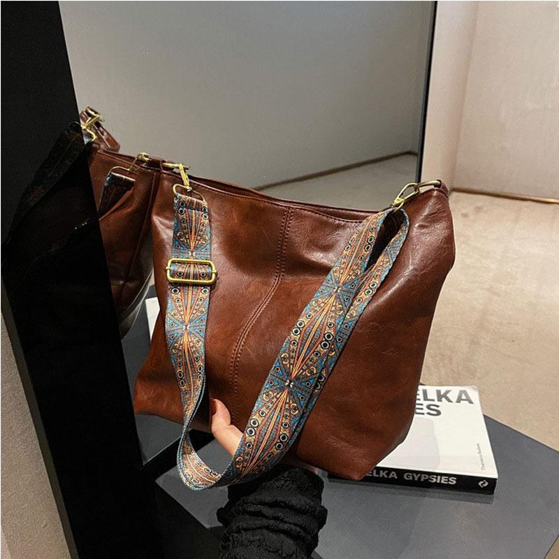 New fashionable women's handbag, ladies' hand-held shoulder bag, large capacity crossbody bag, geometric wide shoulder strap