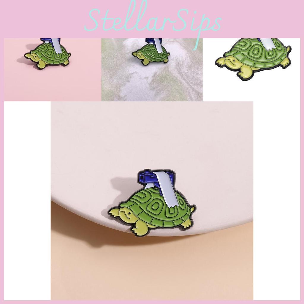 Creative Animal-themed Green Turtle Brooch With Gun Design Unique Alloy Pin For Fashion Accessories