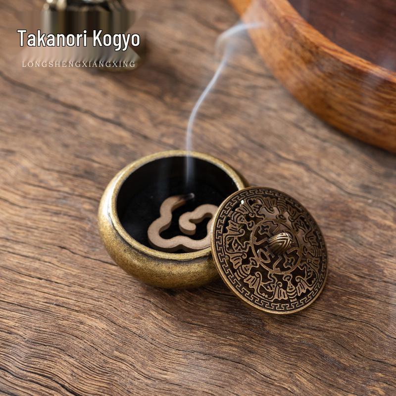 Xiangyun Lotus Incense Burner: Mini Three-Legged Copper Aromatherapy with Porous Boshan Design