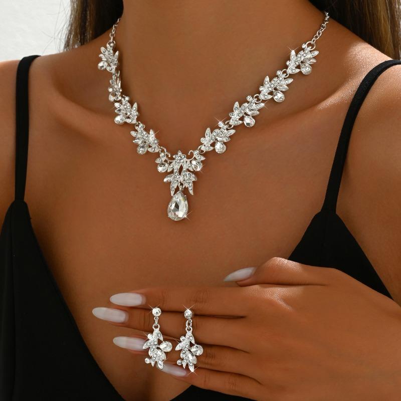 Bridal Necklace and Earrings Set, Crystal Wedding Dress, Banquet Attire, Costume Matching