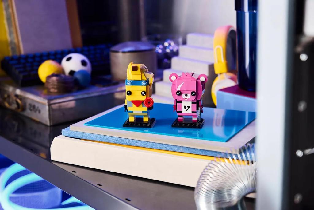 LEGO Fortnite BrickHeadz Adventure Peely and Pink Bear 40760