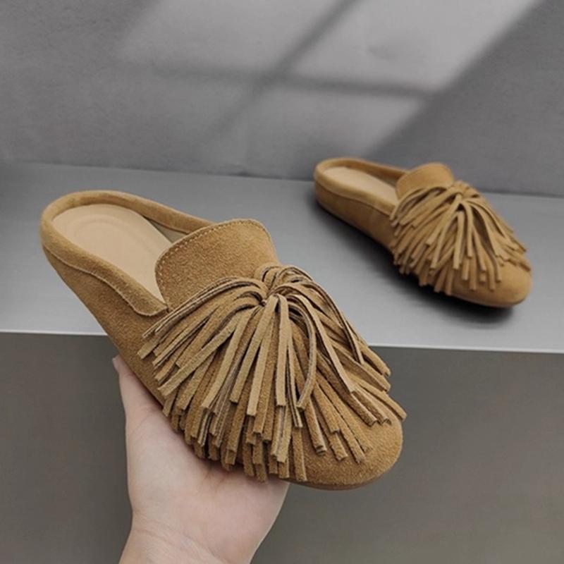 

Модные тапочки AIYUQI для женщин из натуральной кожи 2025 новые плоские с кисточками туфли с закрытым носком женские большого размера слипоны женские мюли 43 коричневый