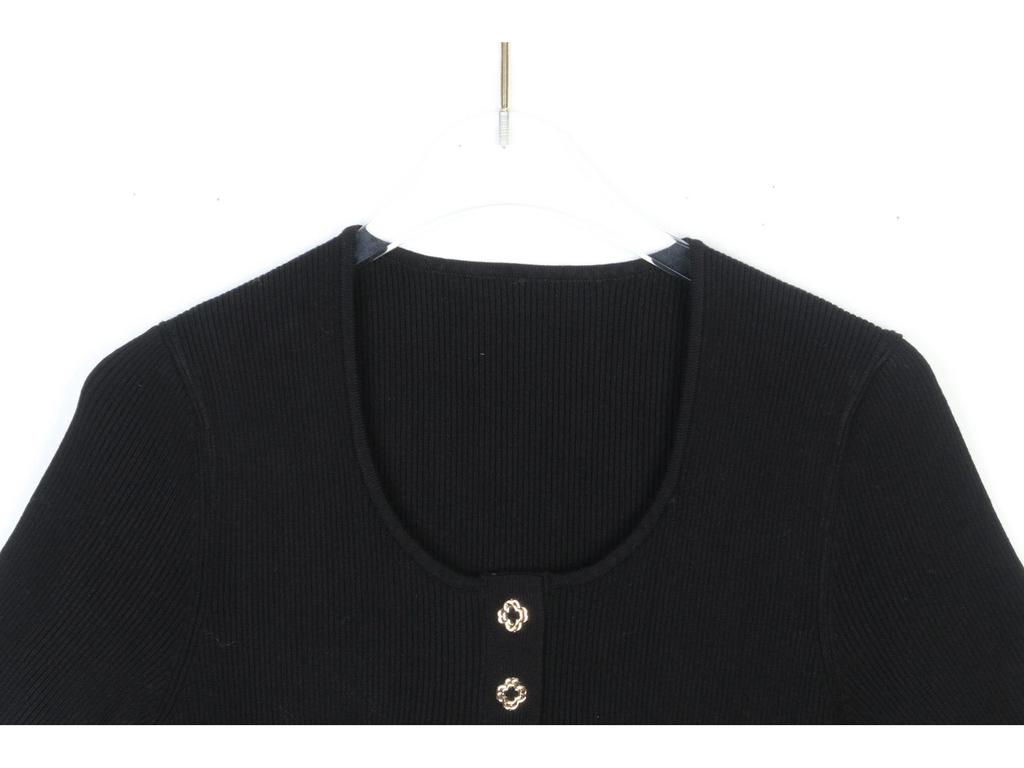 2025 Early Spring French Style Black Slimming Knitted Dress with Round Neck & Short Sleeves