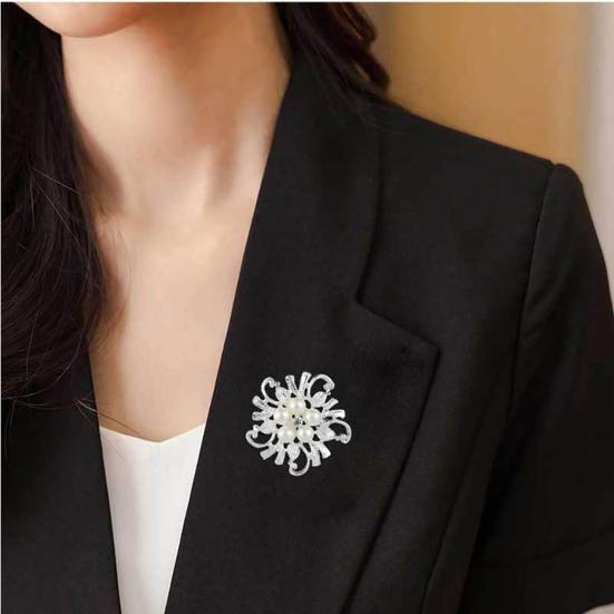 Women Breastpin Elegant No Deformation Flower Rhinestone Faux Pearl Brooch Pin for Party Dating